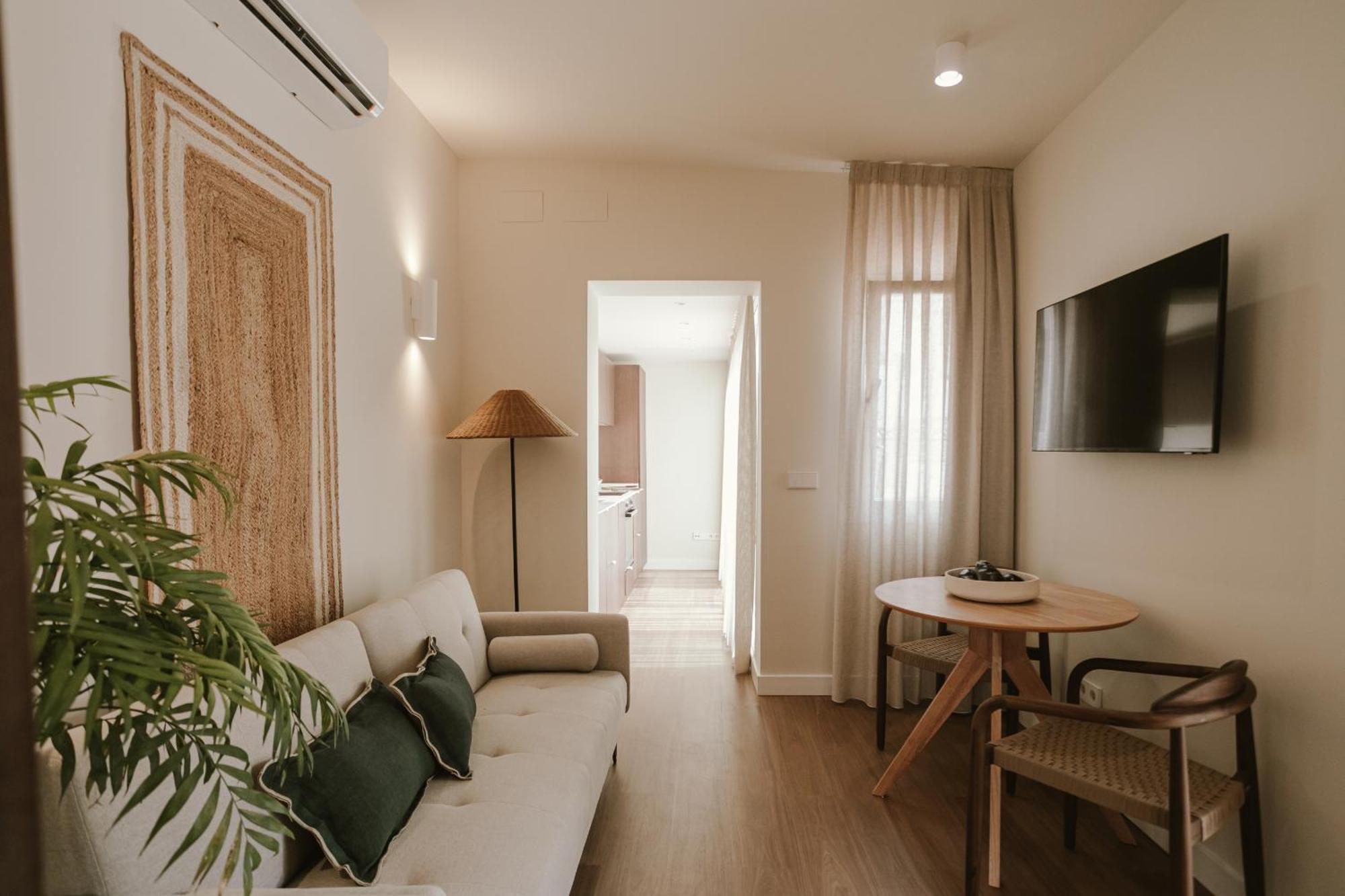 Brand New Penthouse -private Roof Terrace- Alameda Appartement