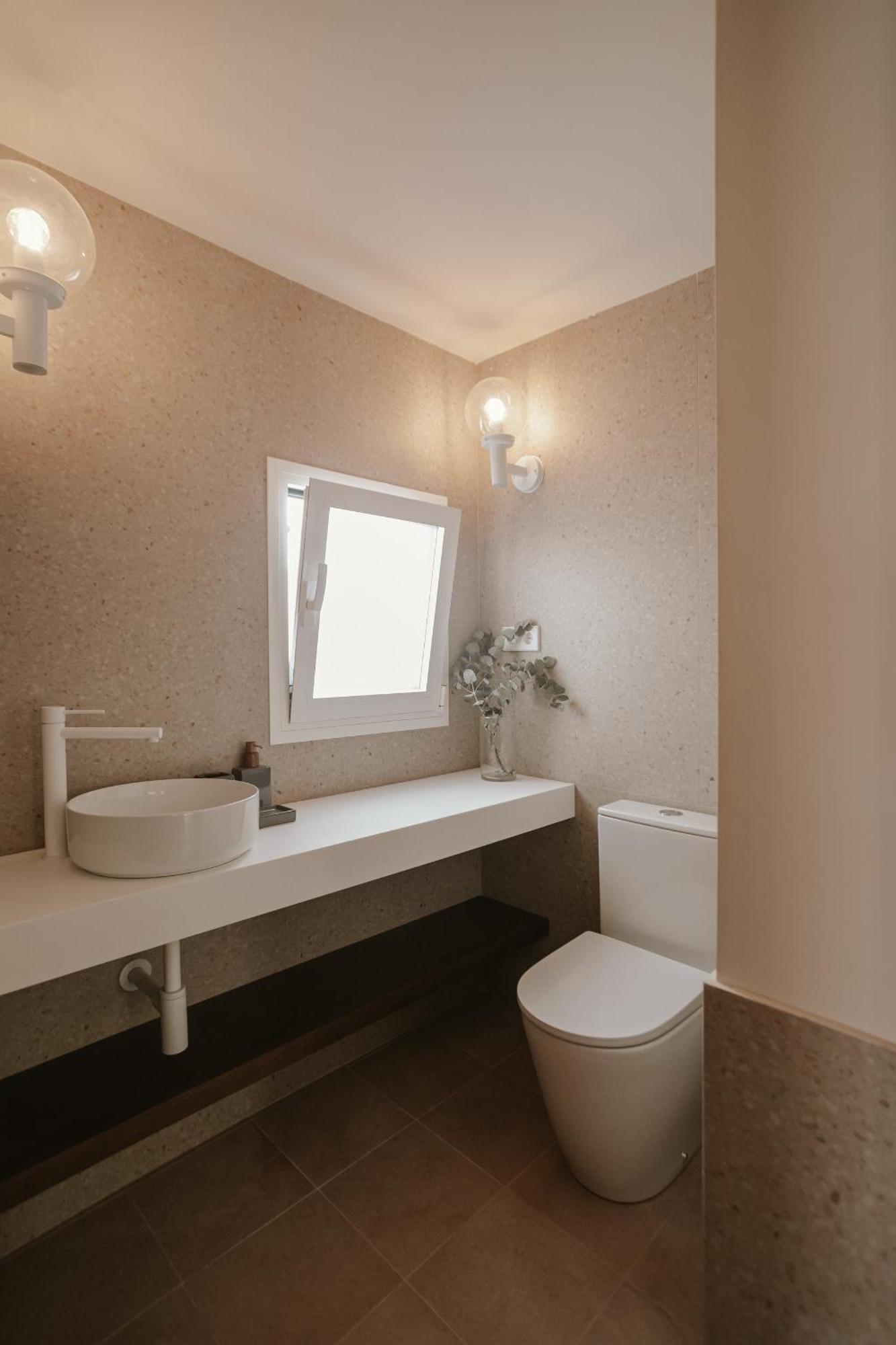 Brand New Penthouse -private Roof Terrace- Alameda Appartement